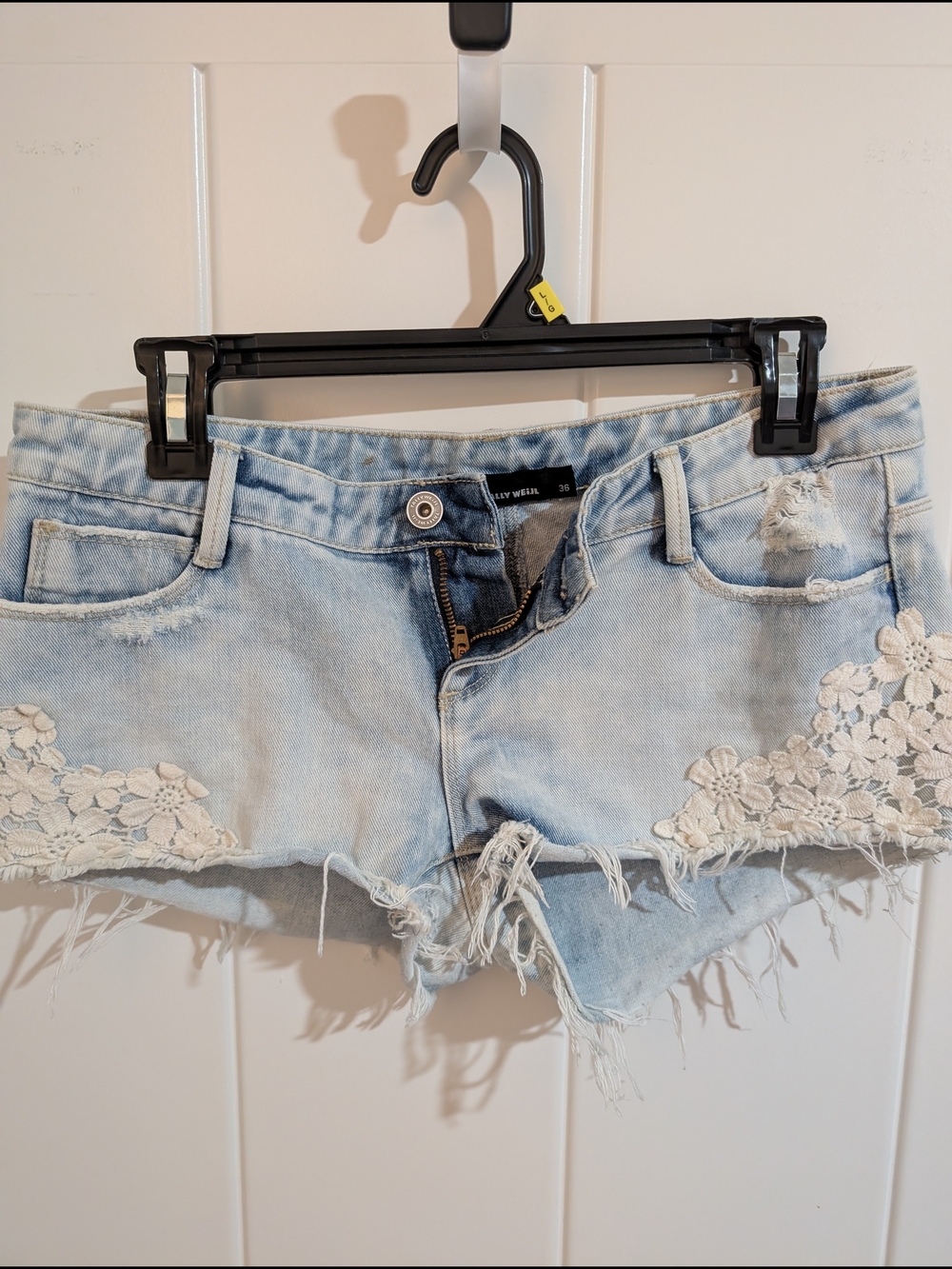 Denim Lace-Trim Jean Shorts Sz 36